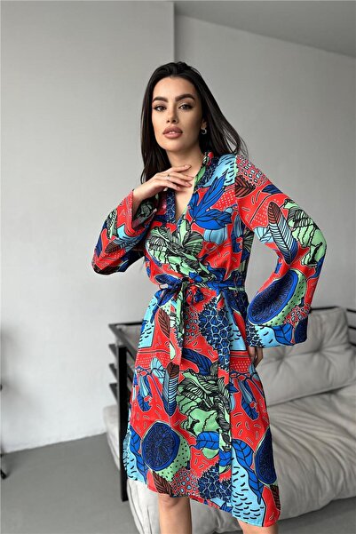 COCCOLARSI Kırmızı Zemin Hayaller Desen Baskılı Belden Bağlama Saten Kimono /...