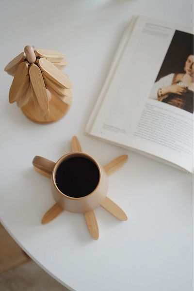 Dekorzdükkan 4-Piece Trivet with Bamboo Stand
