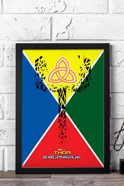 Saturn Pictură înrămată Thor Ragnarok - Pictură poster film Marvel