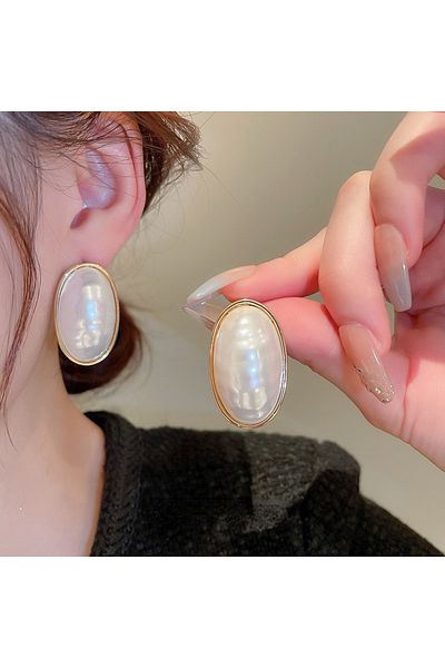 Choice HE10948-1 Oval Big Pearl Necklace for Women French Fashion New Luxury Fashion High Quality Pearl Stu