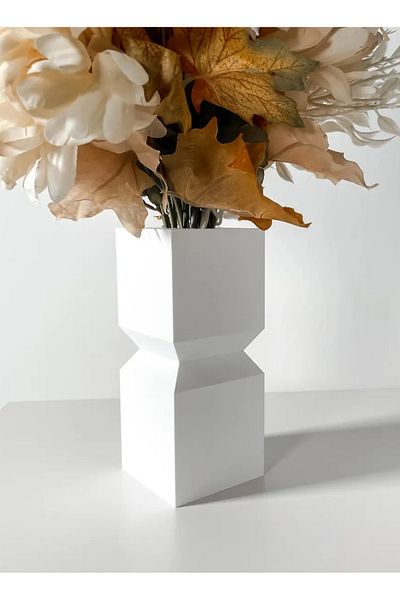 3D Brothers Loke Elegant Vase Modern and Distinctive Touch for Dried and Preserved Flower Decor