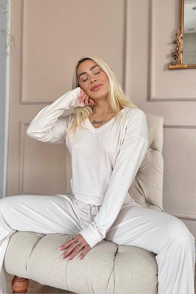 Pijamaevi Dámská pyžamová souprava Light Powder Dublin s dlouhým rukávem a výstřihem do V