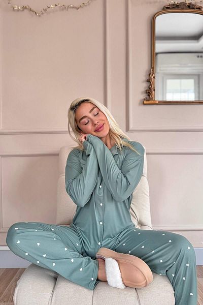 Pijamaevi Green Heart Patterned Bamboo Front Button Long Sleeve Women's Pajamas Set