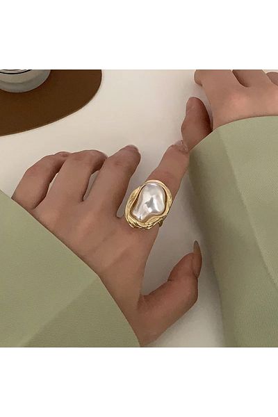 Choice خاتم نسائي معدني غير منتظم الشكل مطلي بالذهب واللؤلؤ الصناعي على شكل خاتم هندسي للإصبع AJZ50023