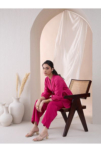 Femmella By Styli سترة دوبي من القطن المزخرف مع بنطلون مستقيم من مجموعة ملابس عرقية