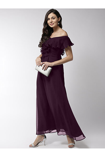 Mish By Styli فستان ماكسي بفتحة رقبة مكشوفة الأكتاف وتفاصيل كشكشة وحاشية واسعة