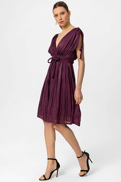 Deriderim Burgundy Helen Strap and Low-cut Evening Dress - Hair Braid Detail, Elastic Waist and Lined