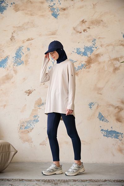 Laina Tunic with Finger Detail