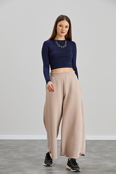 Sortie Γυναικείο φούτερ με φαρδύ πόδι κανονικής εφαρμογής με τρεις τσέπες σε ...