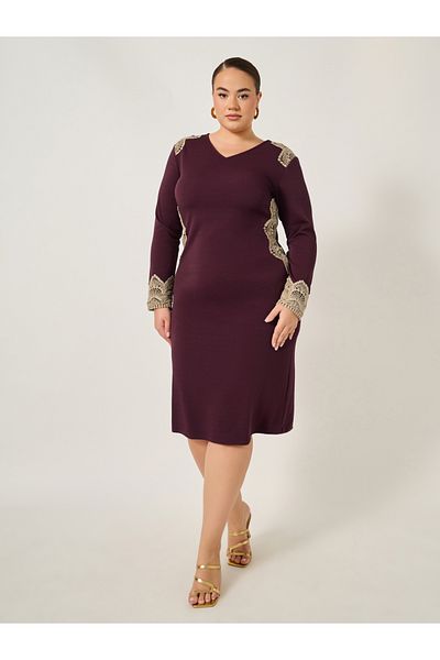 Styli Plus Size Lace Insert V-Neck Bodycon Midi Dress