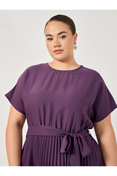 Styli Plus Size A-Line Pleated Midi Dress with Waist Tie Detail