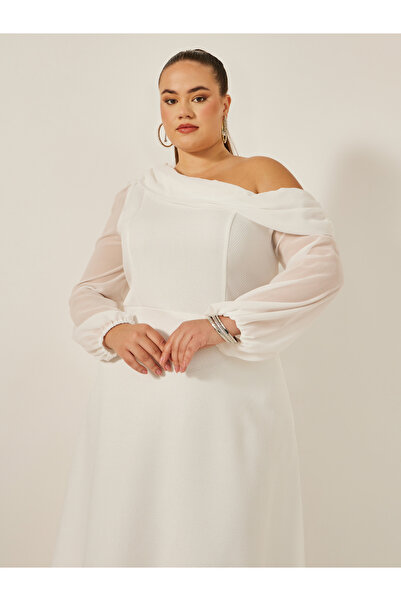 Styli Plus Size Asymmetric Neckline Balloon Sleeve A-Line Maxi Dress