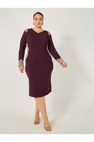 Styli Plus Size Lace Insert V-Neck Bodycon Midi Dress