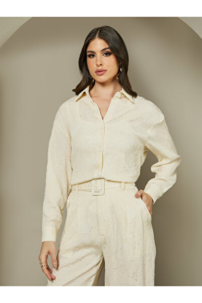 Styli قميص كبير الحجم بنمط جاكار وياقة متباعدة