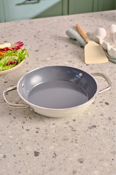 Karaca Refika Birgül - 20 cm Creamy Swiss Crystal Metal Handle Pan