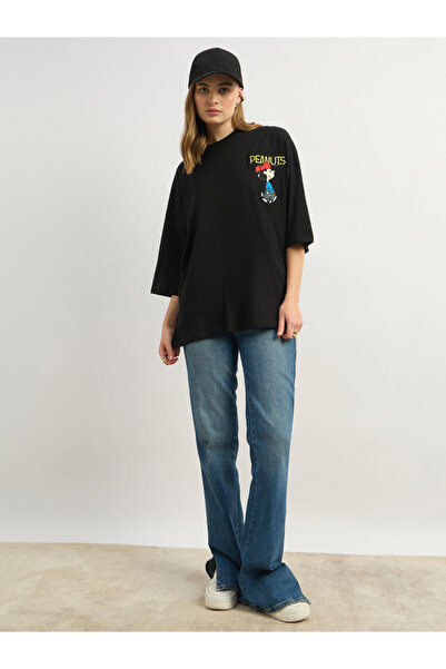 Styli تي شيرت كبير الحجم برقبة دائرية وطبعة جرافيكية