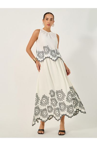 Styli Embroidered A-Line Maxi Skirt with Scallop Hem
