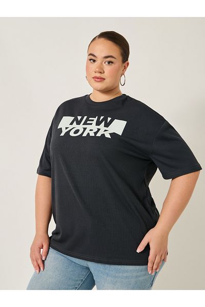 Styli Plus Size Oversized Graphic Print T-Shirt