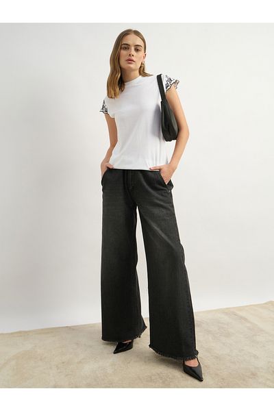 Styli Embroidered Short Sleeve Round Neck T-Shirt