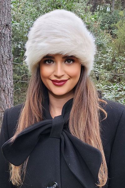 Mağazam Online Първокласна шапка със сърце - плюш от изкуствена кожа, пухкава регулируема зимна дамска шапка, екрю норка