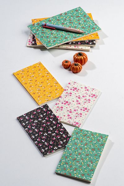 Fly Notes Set de 4 caiete necăptușite - 10x15 cm, 64 pagini, blocnotes pentru școală și mini caiete din seria de flori