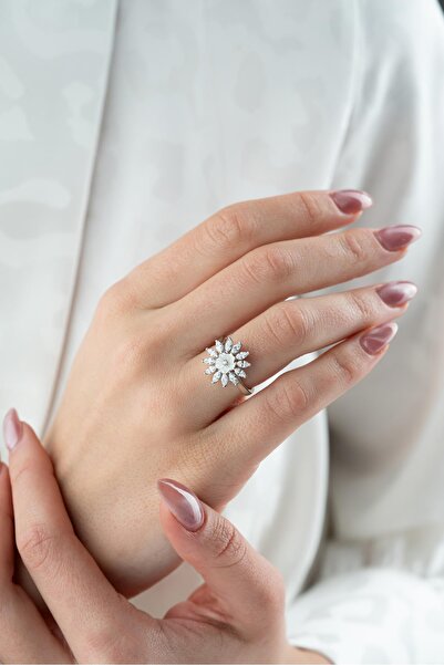 Nereze 925 Ayar Gümüş Ayarlanabilir Rodyum Kaplama Mekik Taşlı Manolya Çiçeği Yüzük