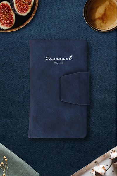 Victoria's Journals 96 ani. 80 gr. Caiet de buzunar cu magnet cu copertă rigidă VJ cu dungi - 9,6x16,6 cm