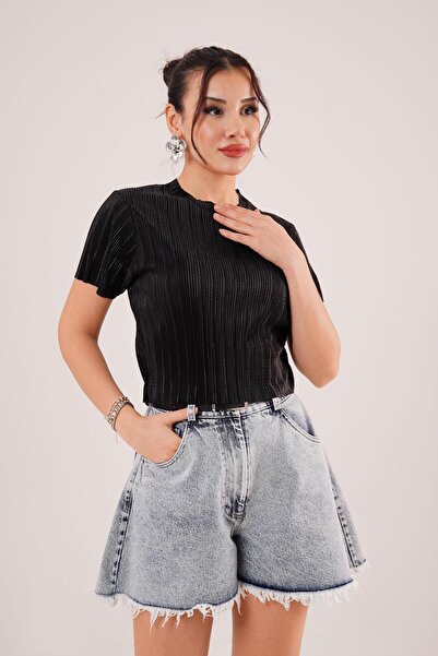 Hipo Trend Bluză neagră strălucitoare cu mânecă scurtă plisată
