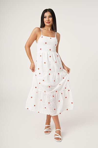 Hipo Trend Λευκό φόρεμα με κέντημα μαργαρίτα