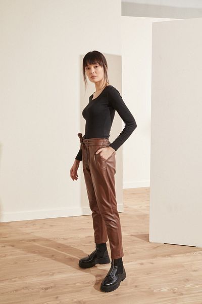 Deriderim Brown Women's Carrot Cut Waist Belted Lined Genuine Leather Trousers with Front Pockets