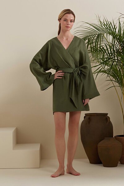 Dahlia Bianca Gemma Kimono