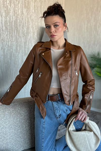 GÜLSELİ Дамско яке от изкуствена кожа с цип и детайли в кафяво
