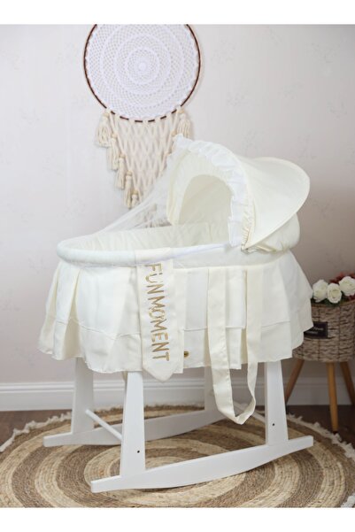 Fun Moment سرير سلة موسى مع حامل اهتزاز أبيض