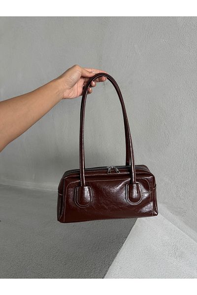 ALTUDA Women's Zippered Shoulder Bag with Stitching Detail