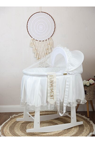 Fun Moment سرير سلة موسى مع حامل اهتزاز أبيض