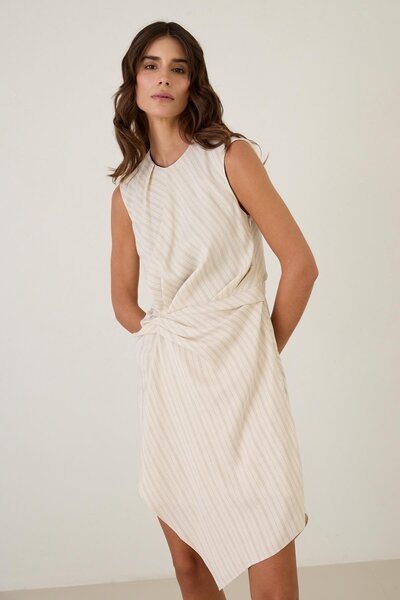 Setre Μπεζ φόρεμα με λεπτή λεπτομέρεια στη μέση, ριγέ φούστα, ασύμμετρο αμάνικο φόρεμα με λαιμόκοψη