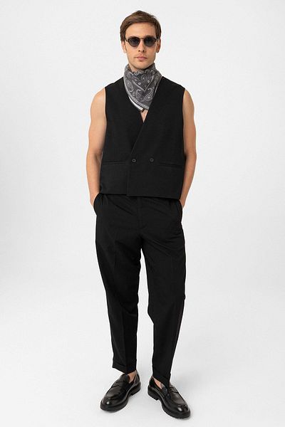 Antioch Men's Black Technical Relax Fit Vest