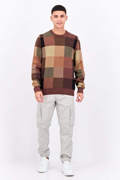 Perry Ellis Men Crew Neck Long Sleeves Checkered Sweater, Chocolate