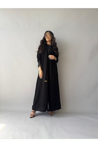 outline عباية يومية باللون الأسود من قماش ألف ليلة وليلة وحافة زيتونية