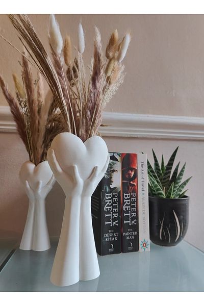 3D Brothers Heart-In-Hand Vase - Elegant and Unique Decorative iece
