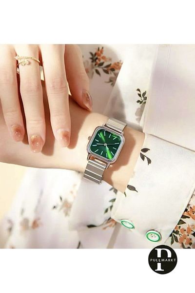 pullmarkt Square Retro Wristwatch