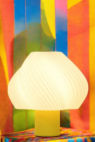 Findify Store Modern Design 3D Table Lamp, Stylish and Functional Lighting, Nightstand Lampshade