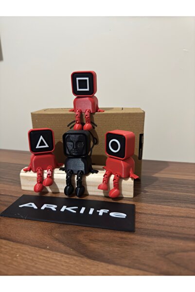 Home Squid Game  Oturan Kırmızı Asker ve Siyah Adam Seti 4'lü