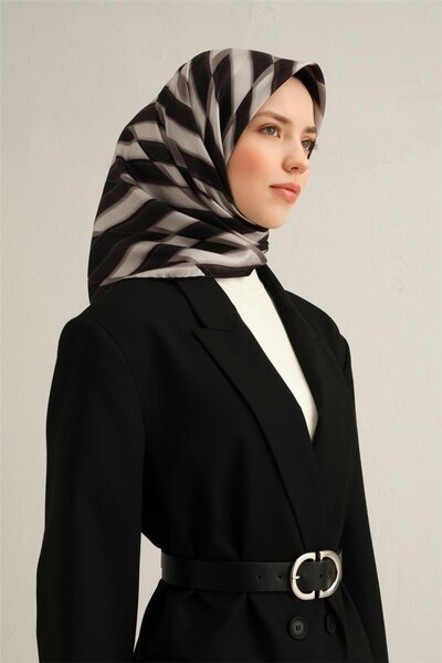 Armine Eșarfă de mătase Sura 9325-80 Negru cu model mixt