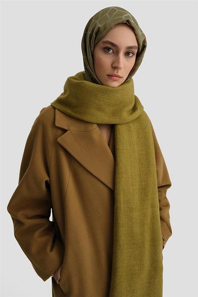 Armine Eșarfă kaki Model Ortatkı05