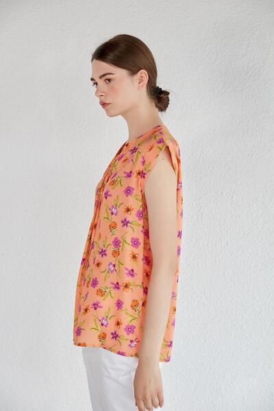 Masha Kate Αμάνικη μπλούζα με floral σχέδιο