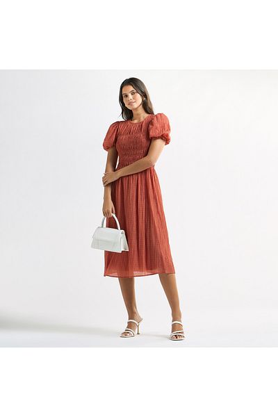 FAV Seersucker Textured Midi Dress With Short Balloon Sleeves And Round Neck