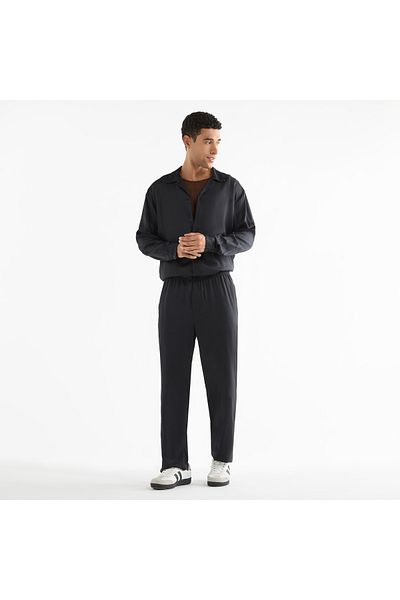 FAV Solid Regular Fit Pants With Flexi Waist And Pockets
