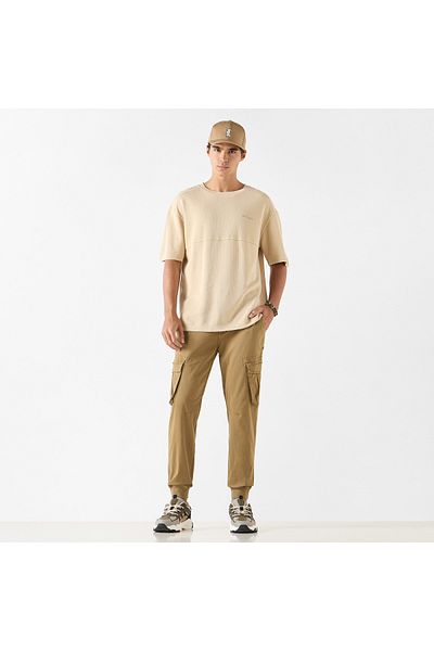Lee Cooper Regular Fit Cargo Pants With Drawstring Closure And Pockets