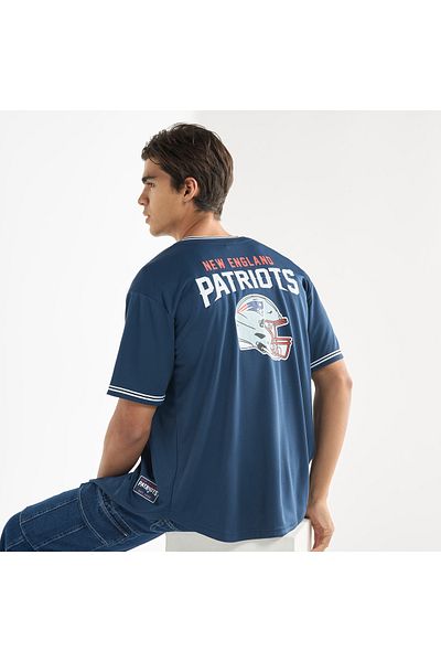 FAV New England Patriots Print Shirt With V-neck And Short Sleeves